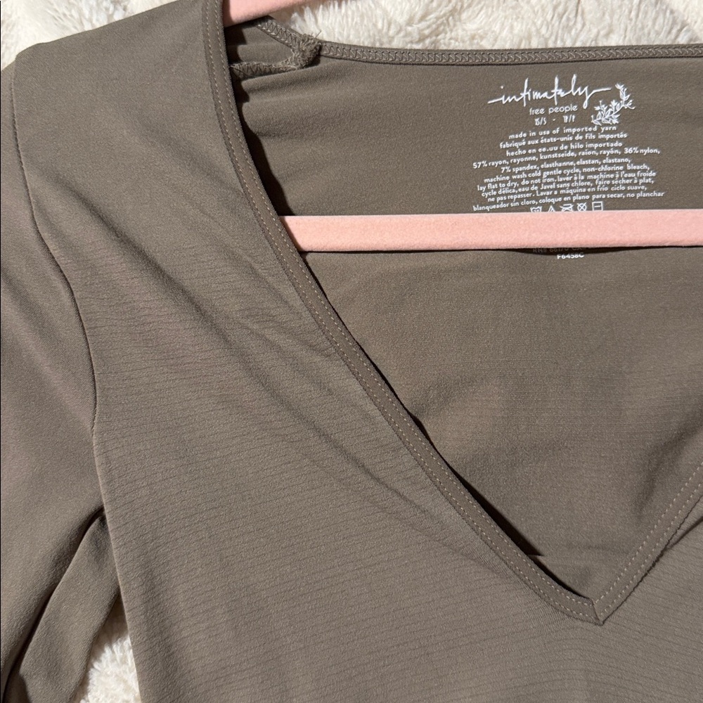 Free People Seamless Solid Deep V - image 4